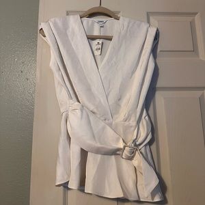 White tie waist brand new blouse